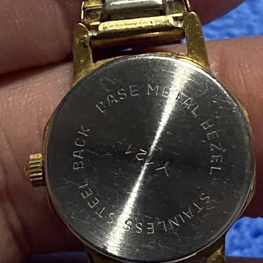 Gold Watch - Picture 5 of 6
